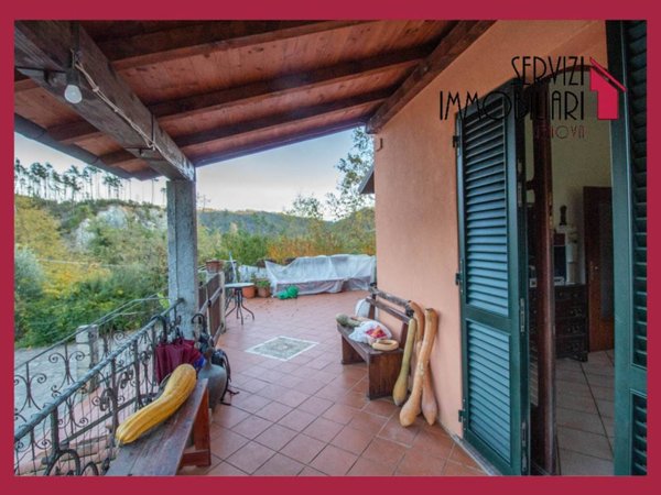 casa indipendente in vendita a Beverino