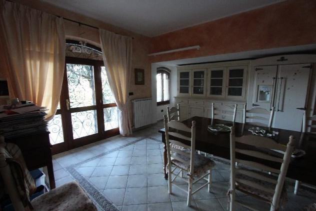casa indipendente in vendita a Beverino