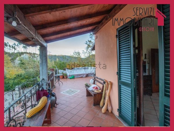 casa indipendente in vendita a Beverino