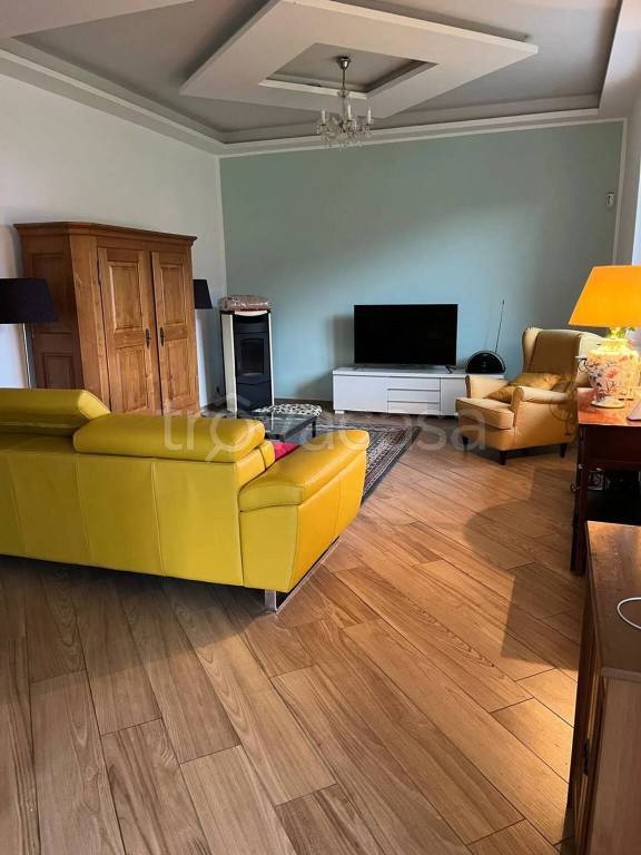 casa indipendente in vendita a Beverino