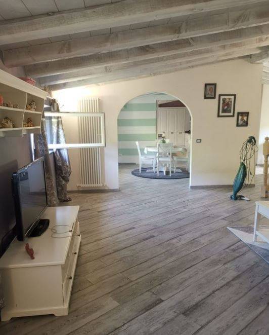 casa indipendente in vendita a Beverino