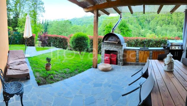 casa indipendente in vendita a Beverino