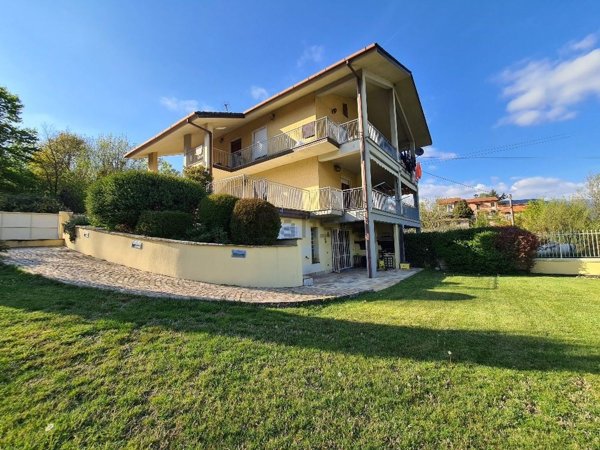 casa indipendente in vendita a Beverino