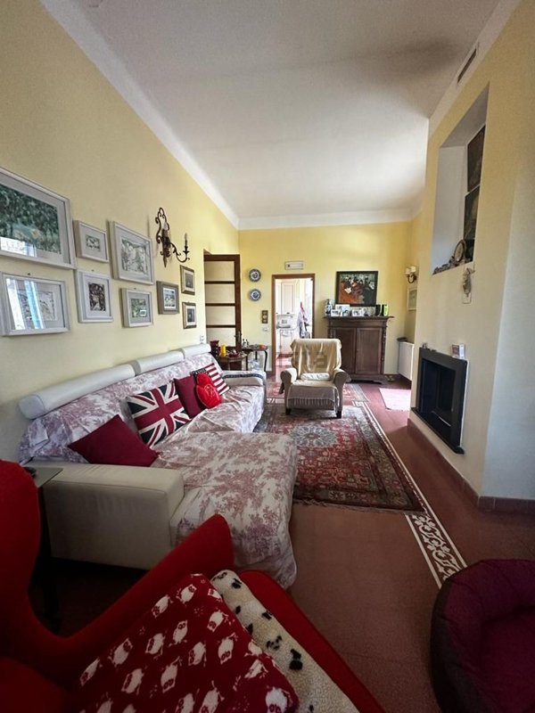 casa semindipendente in vendita a Beverino