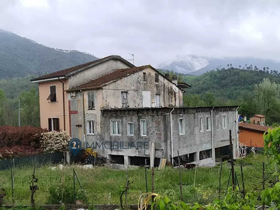 casa semindipendente in vendita a Beverino