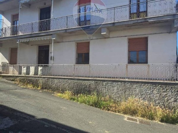 casa indipendente in vendita a Beverino