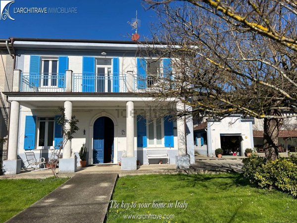 casa indipendente in vendita a Beverino