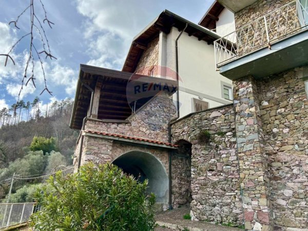 appartamento in vendita a Beverino