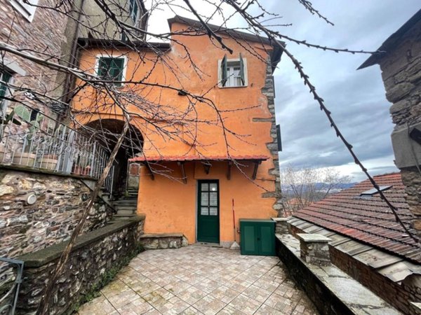 casa indipendente in vendita a Beverino