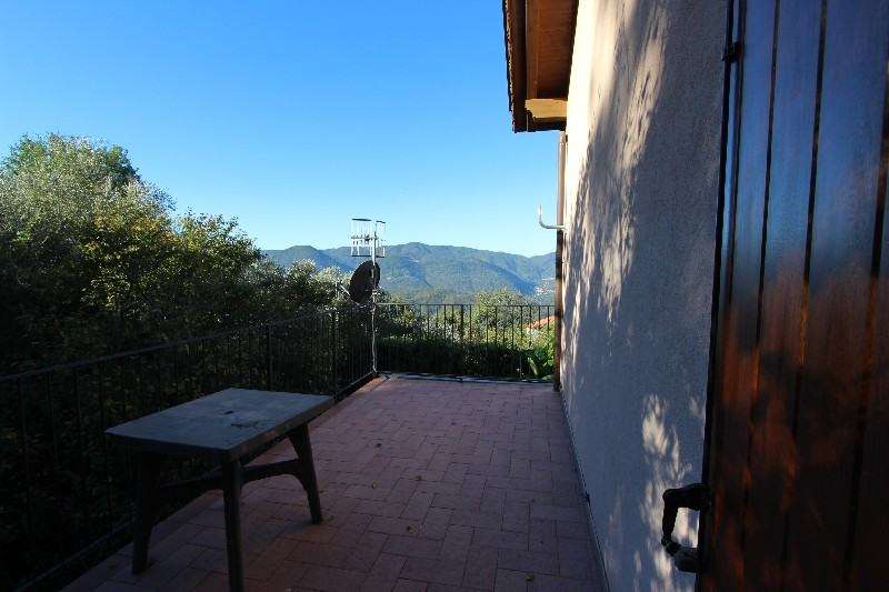 casa indipendente in vendita a Beverino