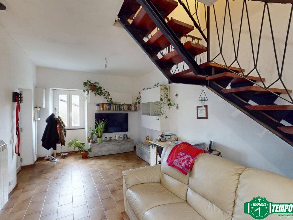 casa indipendente in vendita a Beverino