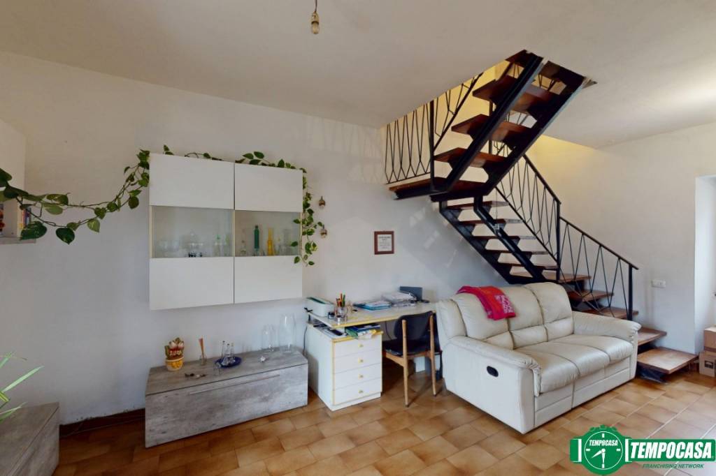 casa indipendente in vendita a Beverino