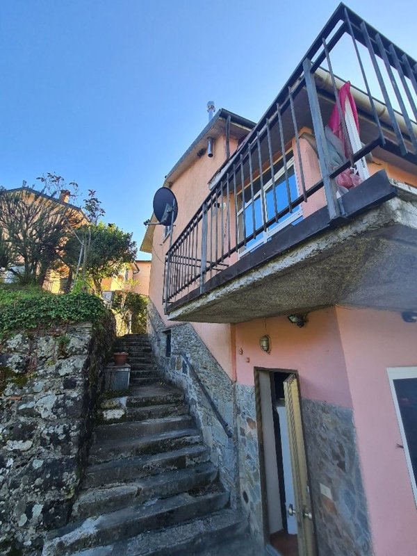 quadrivano in vendita a Beverino