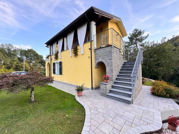 casa indipendente in vendita a Beverino