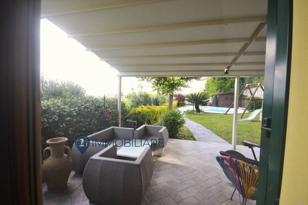 casa indipendente in vendita a Beverino