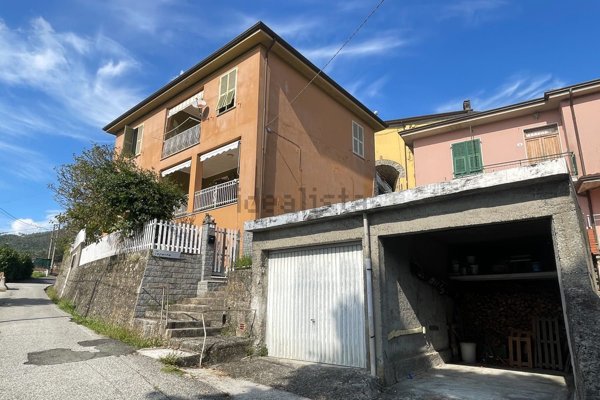 casa indipendente in vendita a Beverino