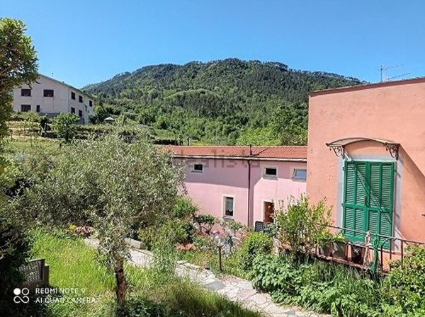 casa semindipendente in vendita a Beverino