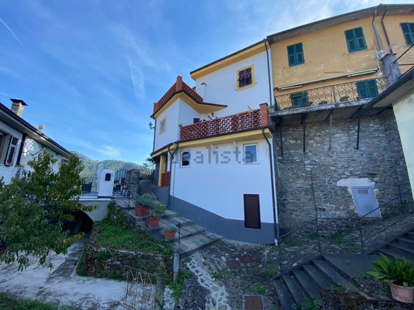 quadrivano in vendita a Beverino