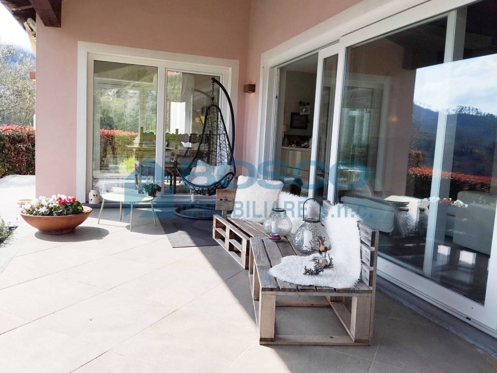 casa indipendente in vendita a Beverino