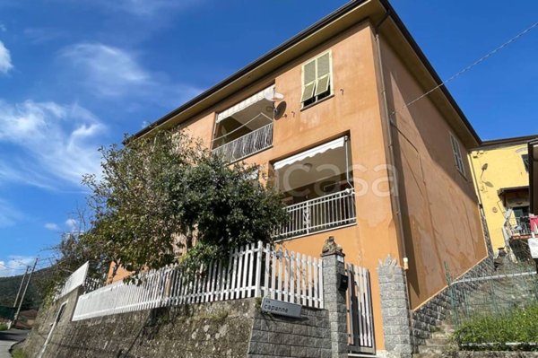 casa indipendente in vendita a Beverino