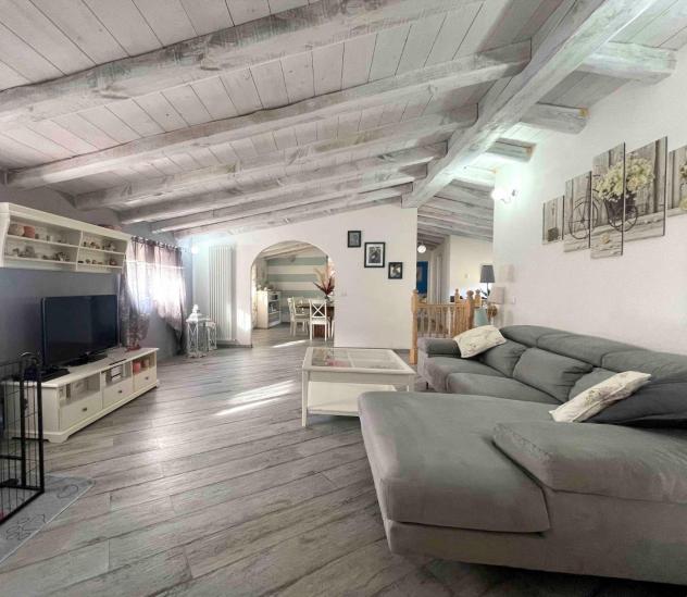 casa indipendente in vendita a Beverino