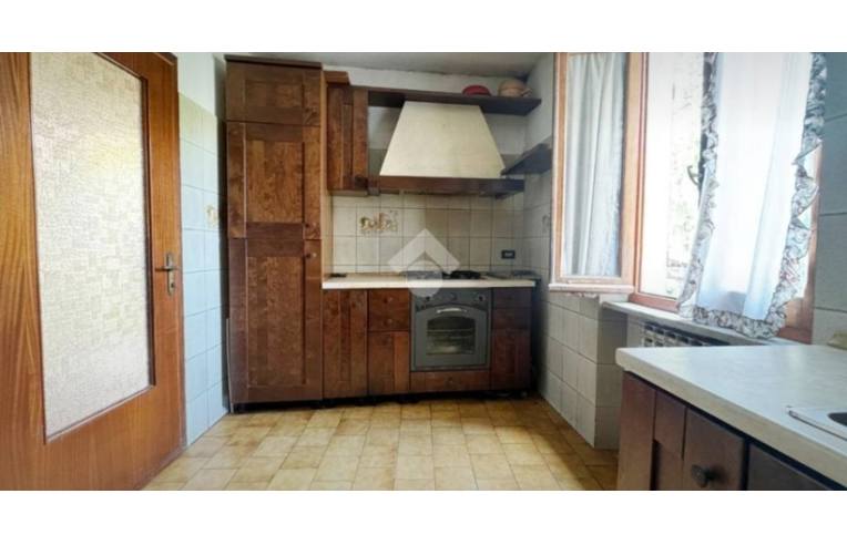 casa indipendente in vendita a Beverino