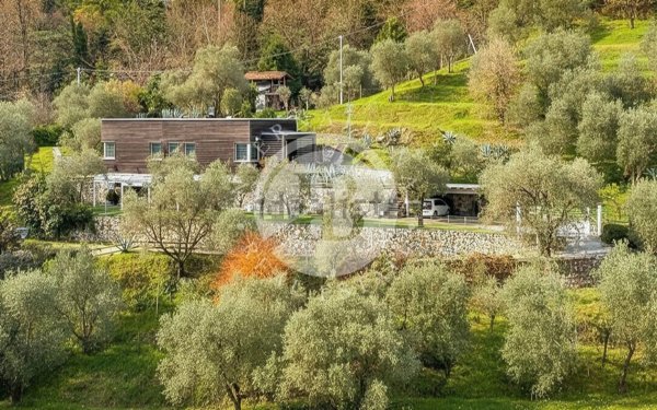 casa indipendente in vendita a Beverino
