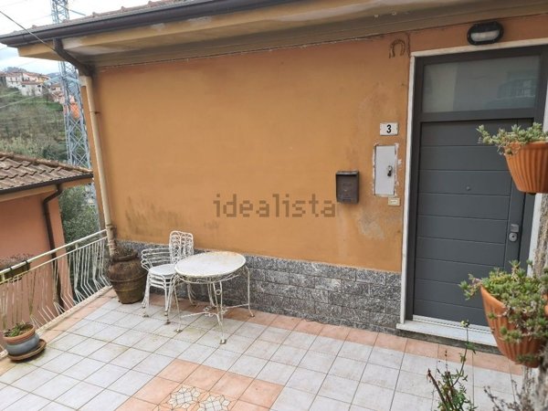 casa indipendente in vendita a Beverino