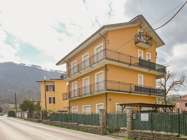appartamento in vendita a Beverino