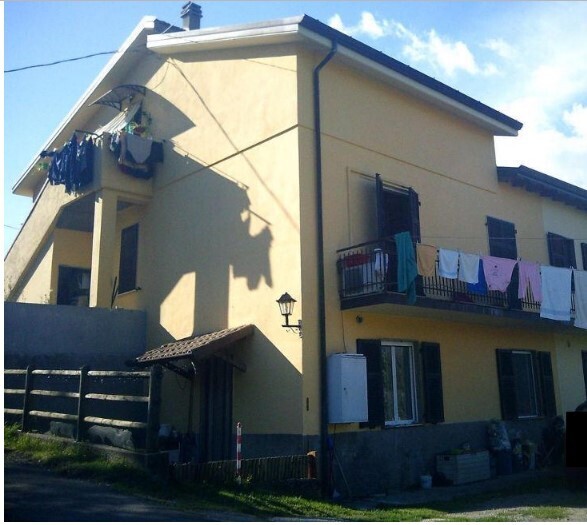 casa indipendente in vendita a Beverino