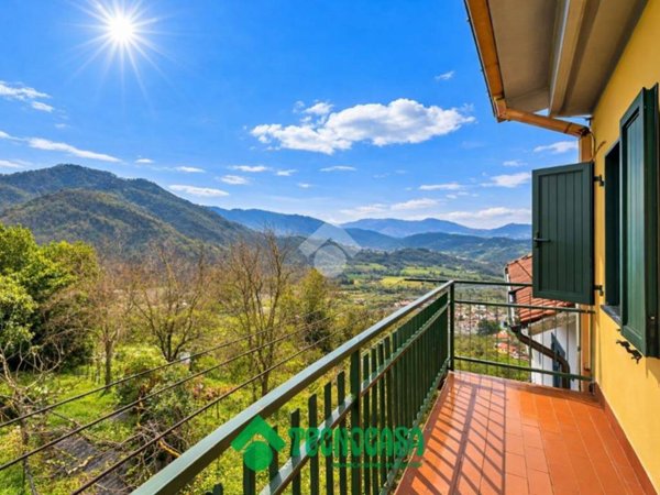 casa indipendente in vendita a Beverino