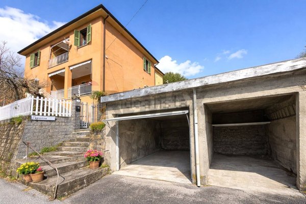 casa indipendente in vendita a Beverino