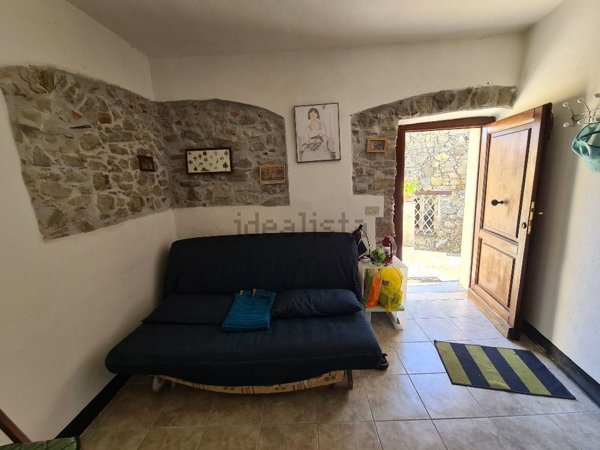 esavano in vendita a Beverino