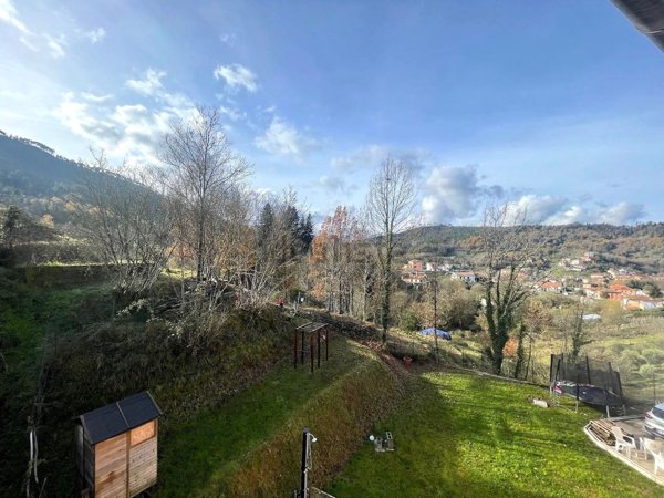 casa semindipendente in vendita a Beverino