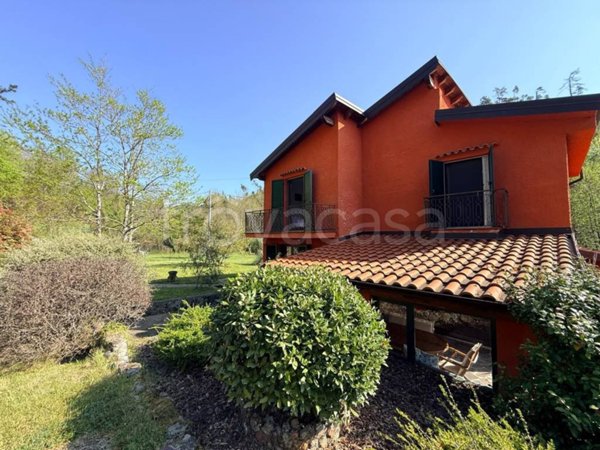 casa indipendente in vendita a Beverino