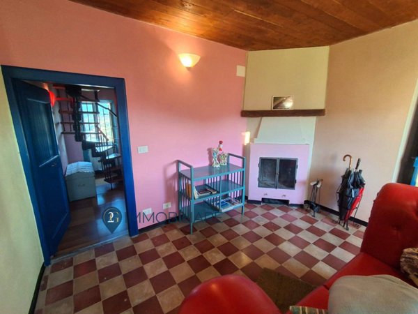 casa indipendente in vendita a Beverino
