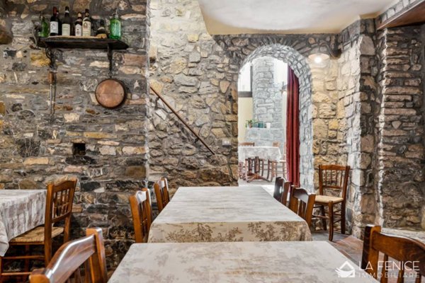 casa indipendente in vendita a Beverino