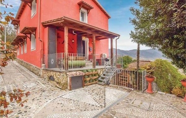 casa semindipendente in vendita a Beverino