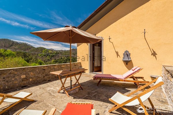 casa indipendente in vendita a Beverino