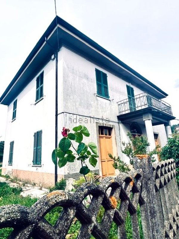 casa indipendente in vendita a Beverino