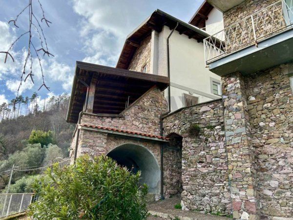 appartamento in vendita a Beverino