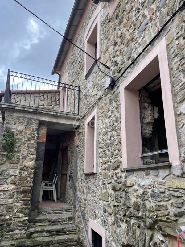 casa indipendente in vendita a Bolano in zona Montebello