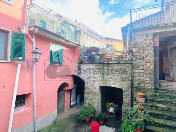 casa indipendente in vendita a Bolano in zona Montebello