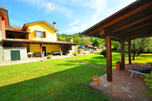 casa indipendente in vendita a Bolano