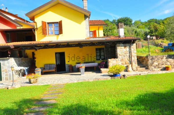casa indipendente in vendita a Bolano