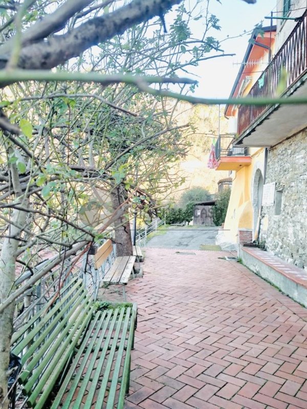 appartamento in vendita a Bolano in zona Montebello