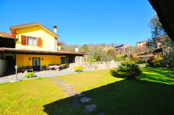 casa indipendente in vendita a Bolano