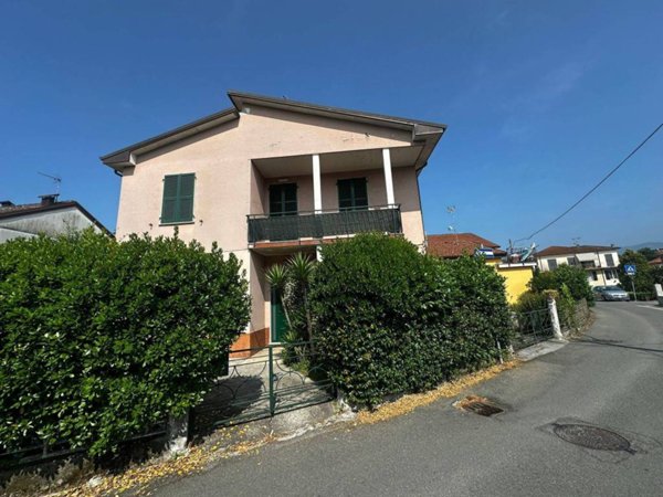 casa indipendente in vendita a Bolano