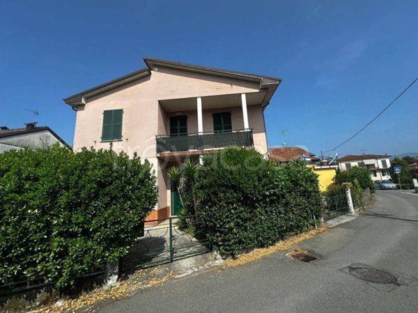 casa indipendente in vendita a Bolano