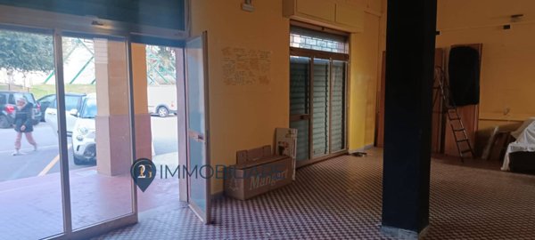 locale commerciale in vendita a Bolano